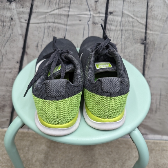 Women's Nike 8.5 - Picture 2 of 9